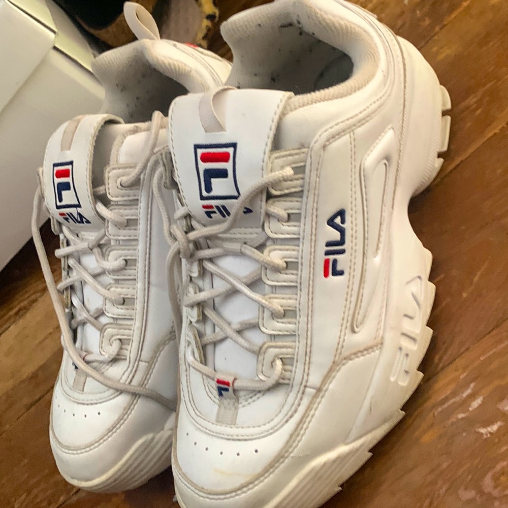 White filas